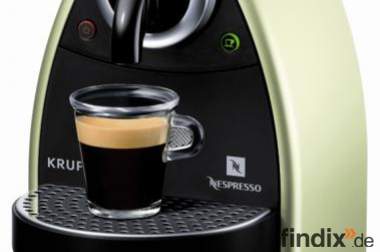 *** Tolle,neuwertige Nespresso-Maschine zu 