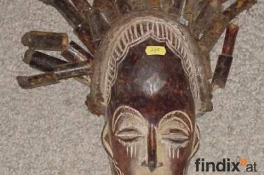 Afrikanische Artefakte zu verkaufen.