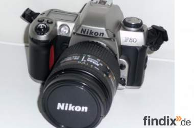 Fotokamera Nikon F80-Objektiv.