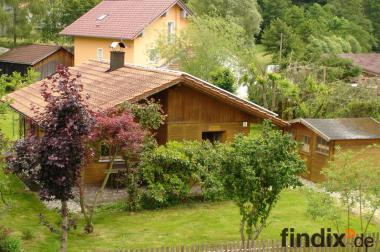 Holzhaus in schöner ruhiger Lage mit Garten 