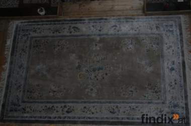 Teppich aus feiner China-Seide VASE, 152 x 244 cm