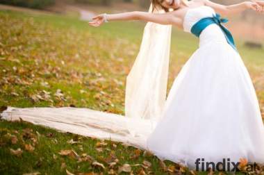 Traumhaftes Hochzeitskleid+ 3m langen Schleier!!!