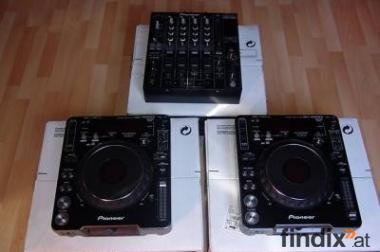 WTS New 2x Pioneer CDJ-1000MK3 & 1x DJM-800 Mixer 