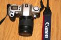 Analoge Spiegelreflexkamera Canon EOS 500N mit Objektiv