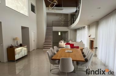 Neubau-Luxus-Villa im Raum San Bernardino / Paraguay