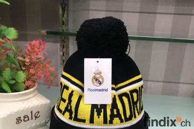 Real Madrid Wintermütze Beanie Bommel Mütze 
