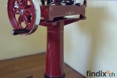 Schwungrad Aufschnittmaschine manuell mit Sockel