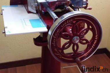 Schwungrad Aufschnittmaschine manuell mit Sockel