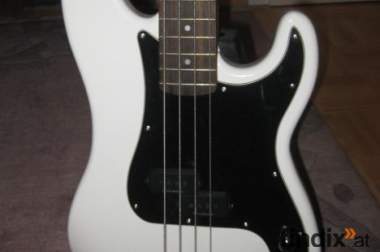 Squier by Fender Precision Bass 4-saitig