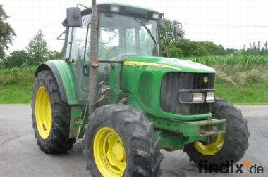 traktor John Deere 6320