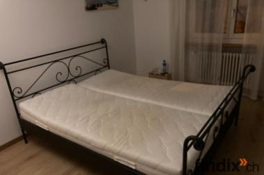 Wunderschönes Metallbett in anthrazit mit 