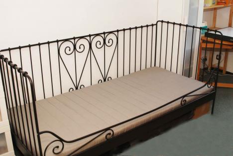 Gut erhaltenes ikea bett