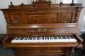 Antikes Klavier von Klavierbaumeisterin aus Aachen