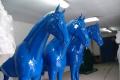 Ein Blaues Deko Pferd lebensgross ...